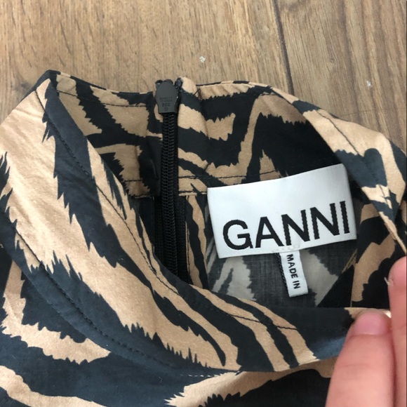 GANNI mockneck minidress, coffee swirl pattern, fits US XS/S - Picture 3 of 4